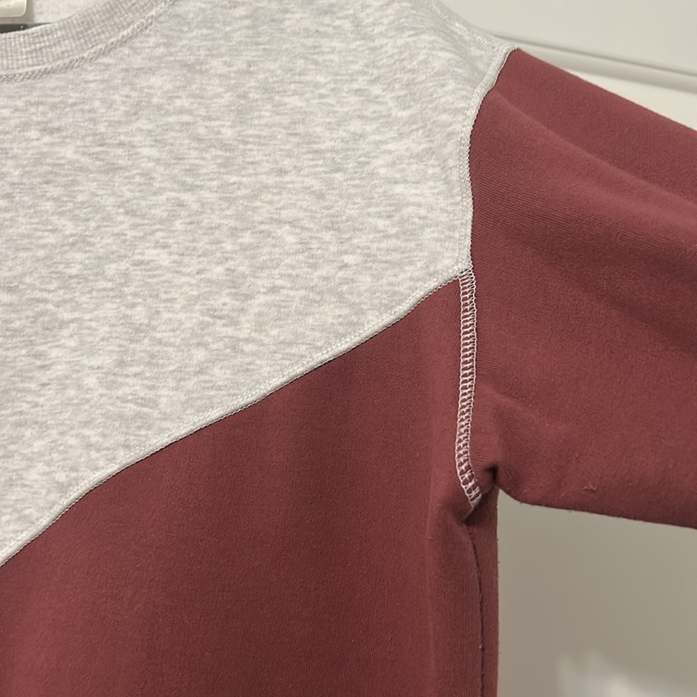 GreenTea Colorblock Sweatshirt - Picture 6 of 7